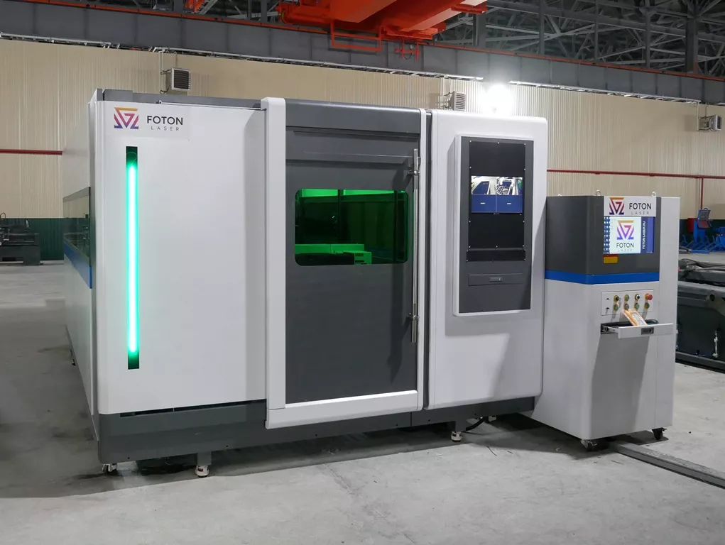 FL-L1530FHR-8000-D350-IPG Лазерный станок для резки листового металла и труб с кабинетной защитой