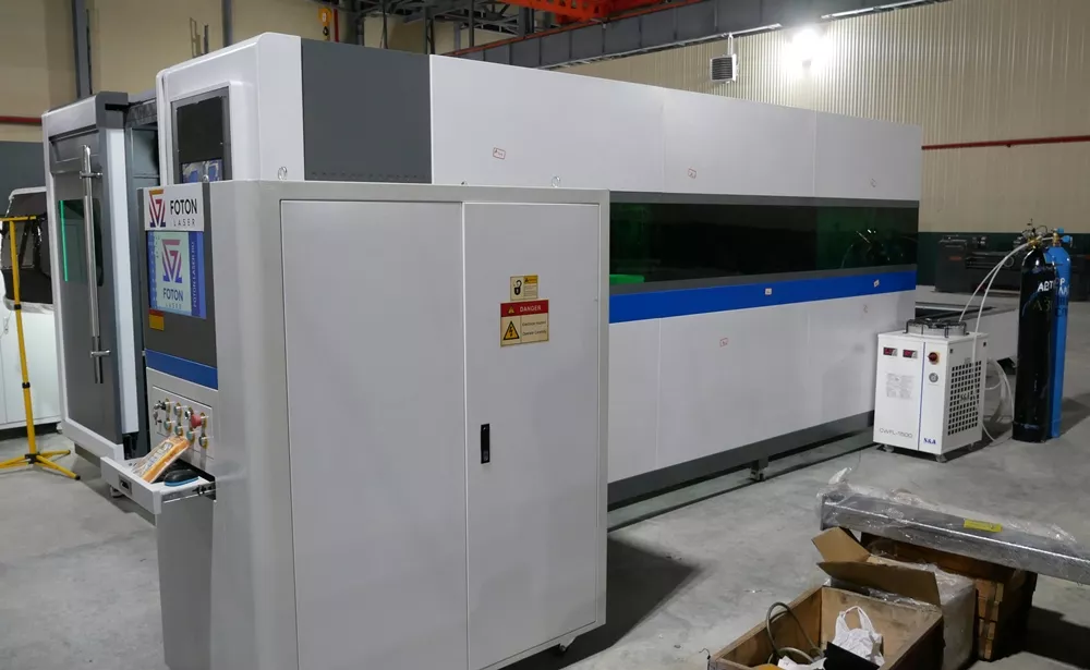 FL-L2060FH-20000-Raycus Станок лазерной резки металла с ЧПУ, кабинетная защита